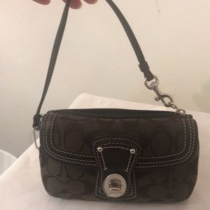 Coach clutche &wristlet